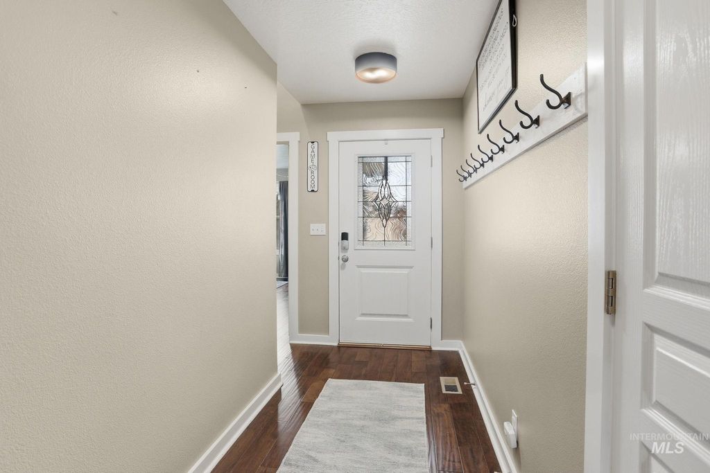 Photo of 6924 E Greens Dr, Nampa, ID 83687 (MLS # 98978742)