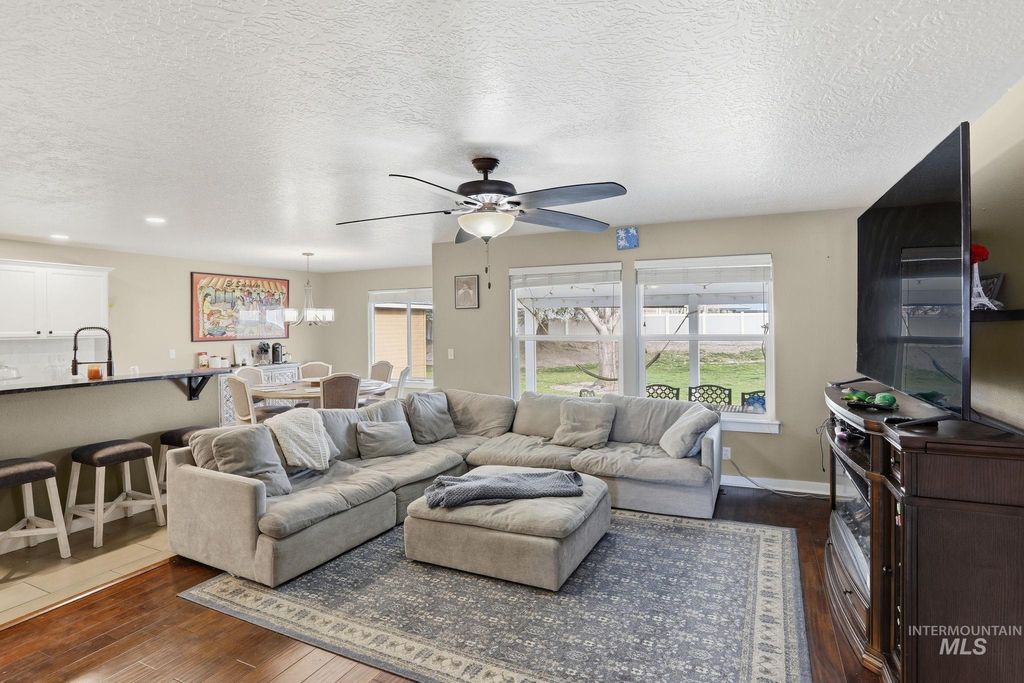 Photo of 6924 E Greens Dr, Nampa, ID 83687 (MLS # 98978742)