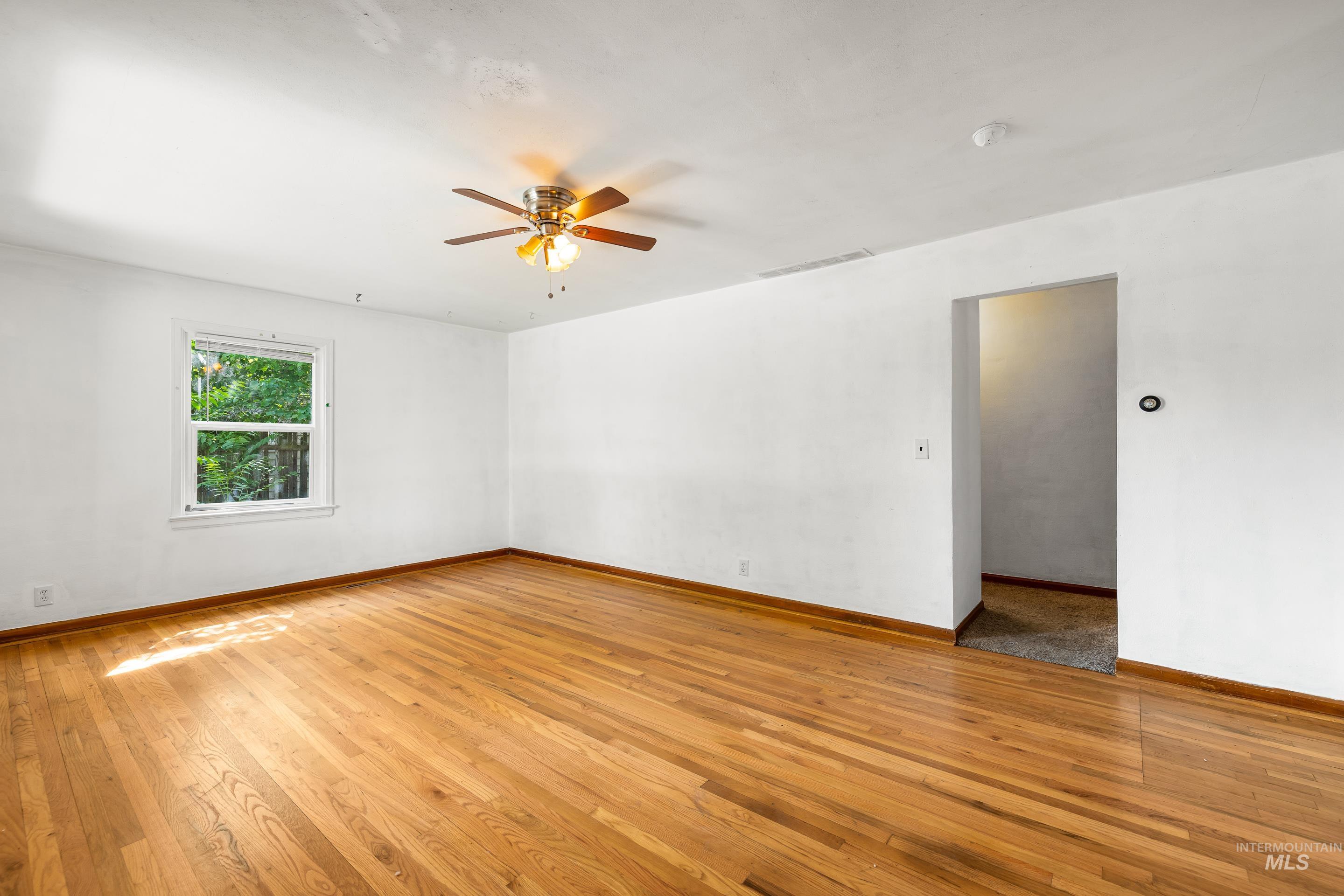 5121 W Fairmont
