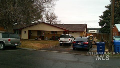 Photo of 1205 Lawndale Dr, Twin Falls, ID 83301 (MLS # 98976689)