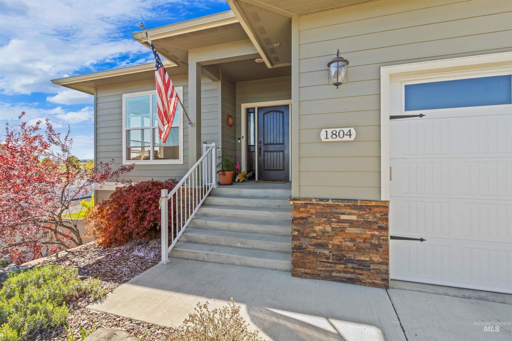 Photo of 1804 Sunrise Court, Lewiston, ID 83501 (MLS # 98983938)