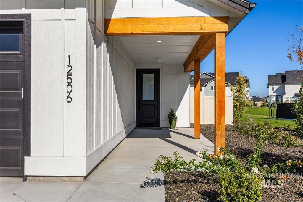 Photo of 12506 W Rosetta Drive, Star, ID 83669 (MLS # 98964090)