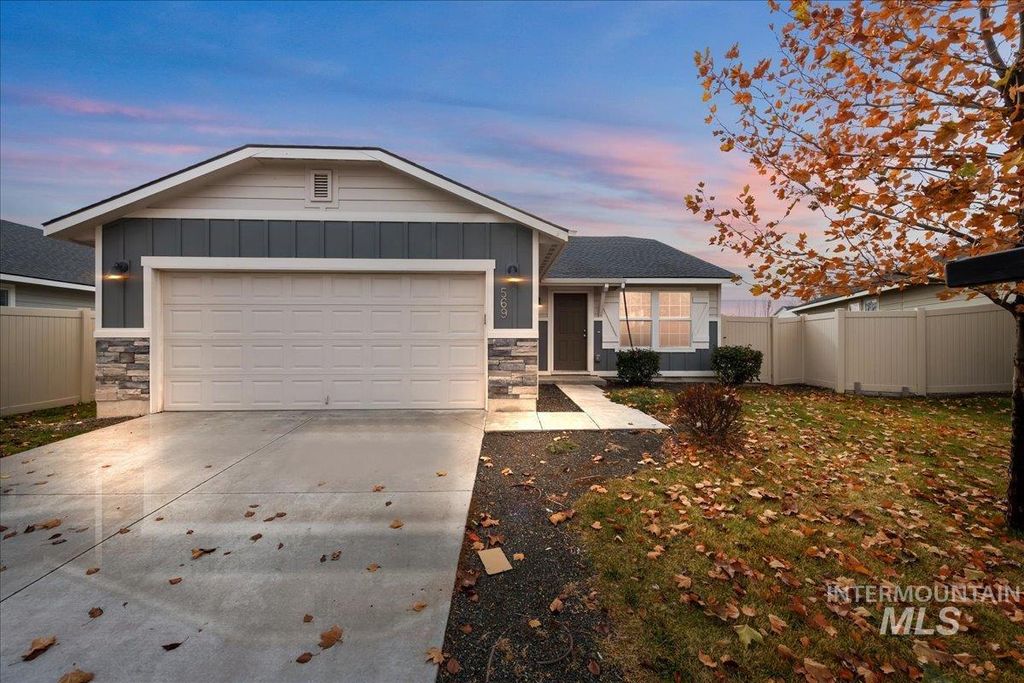 Photo of 569 E Ronda St, Kuna, ID 83634 (MLS # 98968305)