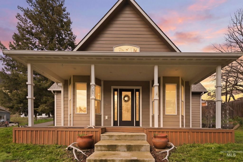 Photo of 301 State Street, Juliaetta, ID 83535 (MLS # 98979249)