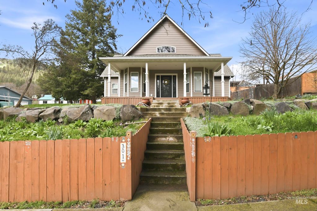 Photo of 301 State Street, Juliaetta, ID 83535 (MLS # 98979249)