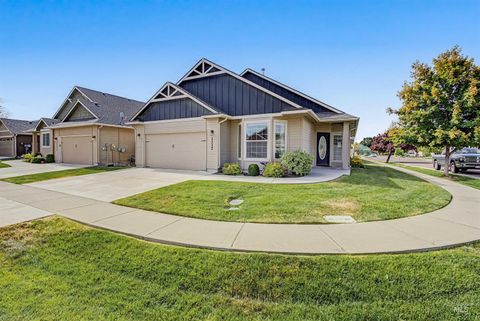 Photo of 1317 W Tacola Street, Nampa, ID 83686 (MLS # 98989055)