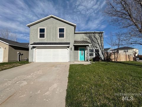 Photo of 118 Parkland Way, Caldwell, ID 83605 (MLS # 98984433)