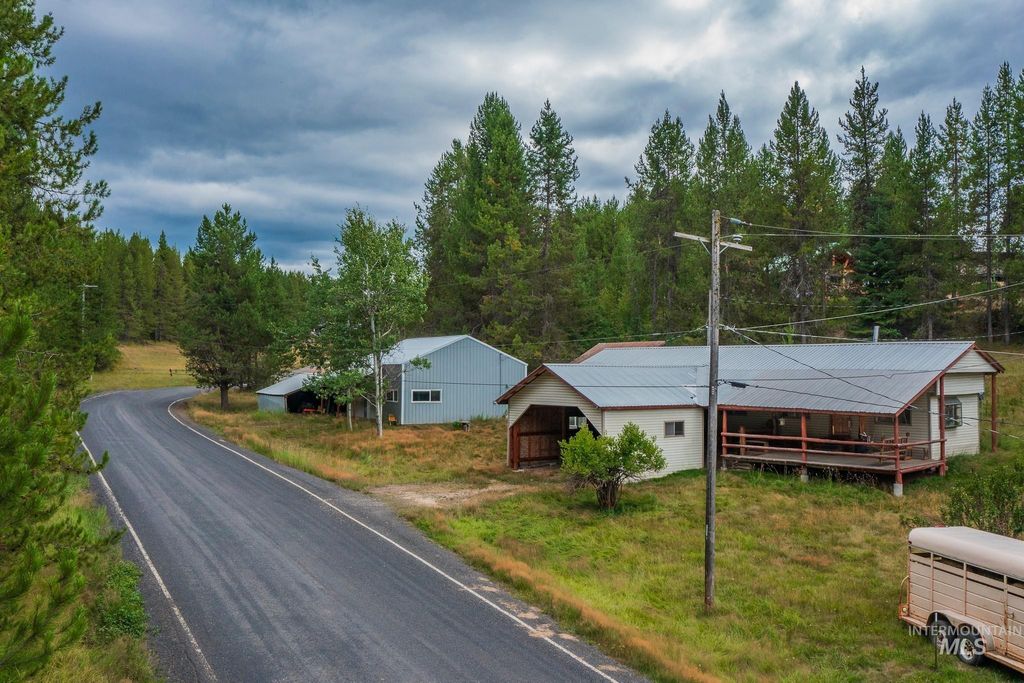 Photo of 140 Ridgeway Dr, Elk City, ID 83525 (MLS # 98960716)