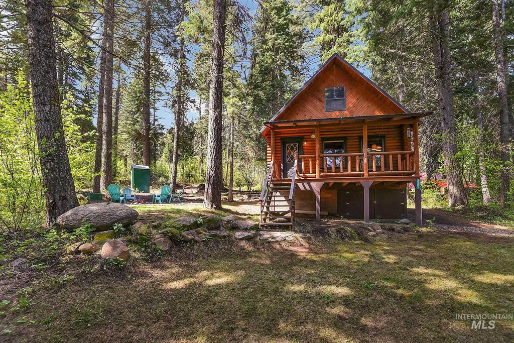 Photo of 1221 Fox Rd, Cascade, ID 83611 (MLS # 98985660)