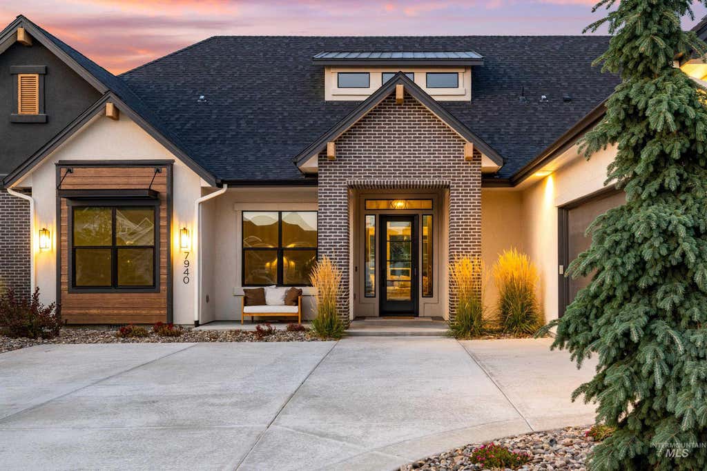 Photo of 7940 W Mirror Pond Drive, Boise, ID 83714 (MLS # 98995678)