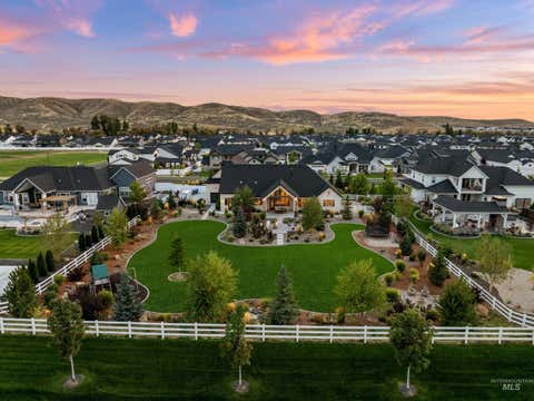 Photo of 7940 W Mirror Pond Drive, Boise, ID 83714 (MLS # 98995678)