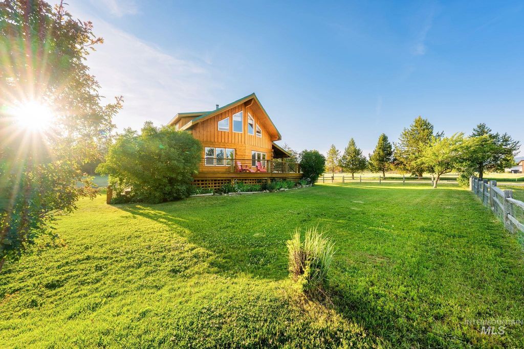 Photo of 13947 Easy St, McCall, ID 83638 (MLS # 98991606)