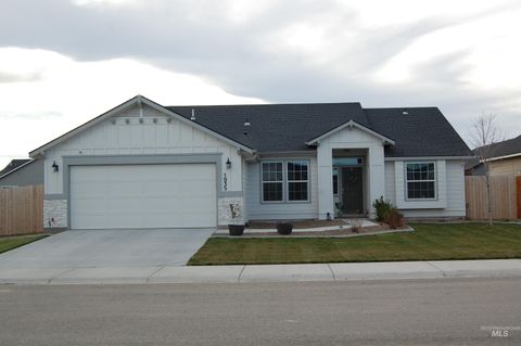 Photo of 1935 SW Sharpshinned Ave, Mountain Home, ID 83674 (MLS # 98978972)