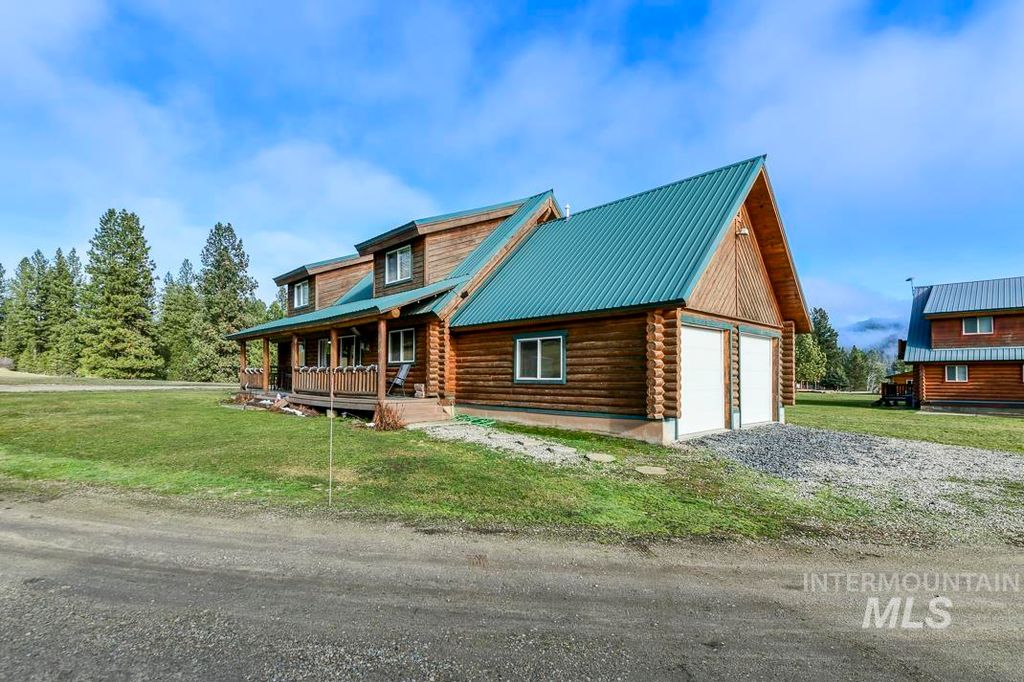 Photo of 8 Terrace Dr, Garden Valley, ID 83622 (MLS # 98969774)
