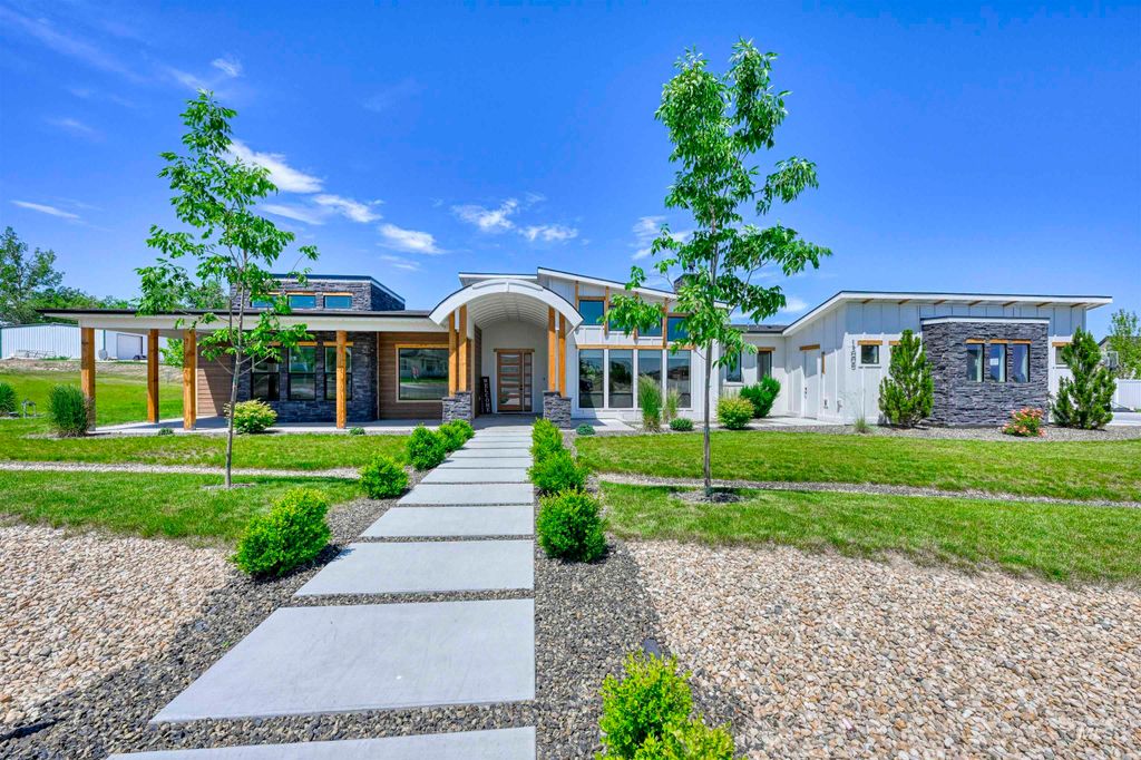 Photo of 15006 Snow Mountain Dr, Caldwell, ID 83607 (MLS # 98968509)