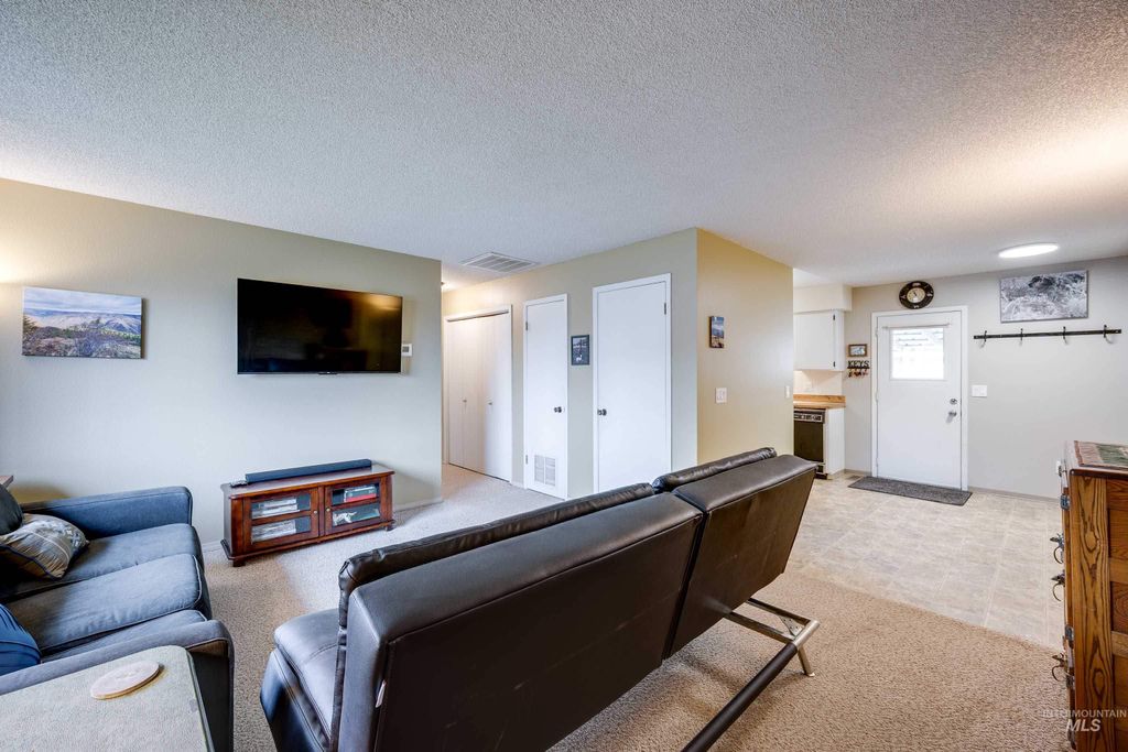 Photo of 1236 Alder Ave, Lewiston, ID 83501 (MLS # 98974977)