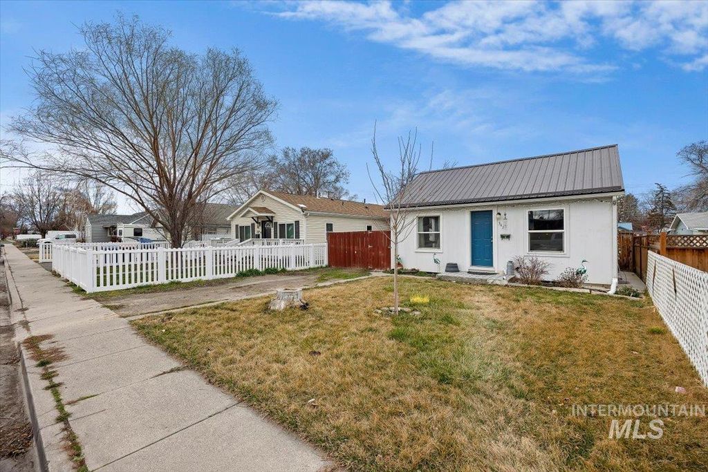 Photo of 347 Polk Street, Twin Falls, ID 83301 (MLS # 98977474)