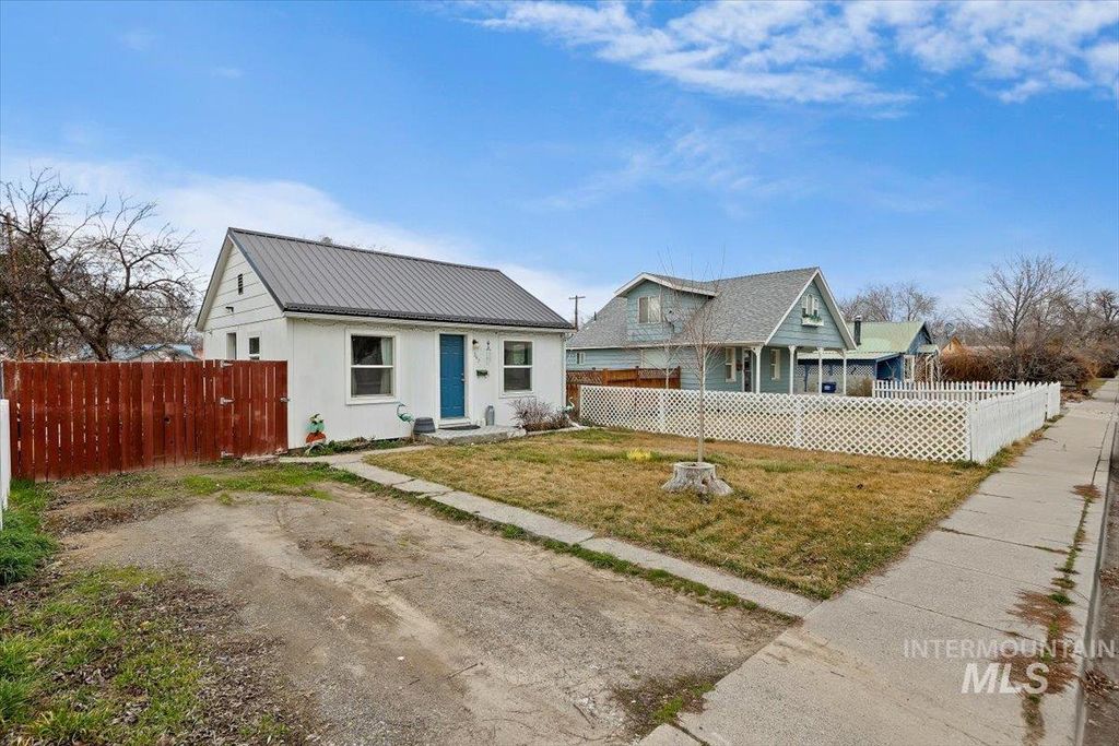 Photo of 347 Polk Street, Twin Falls, ID 83301 (MLS # 98977474)