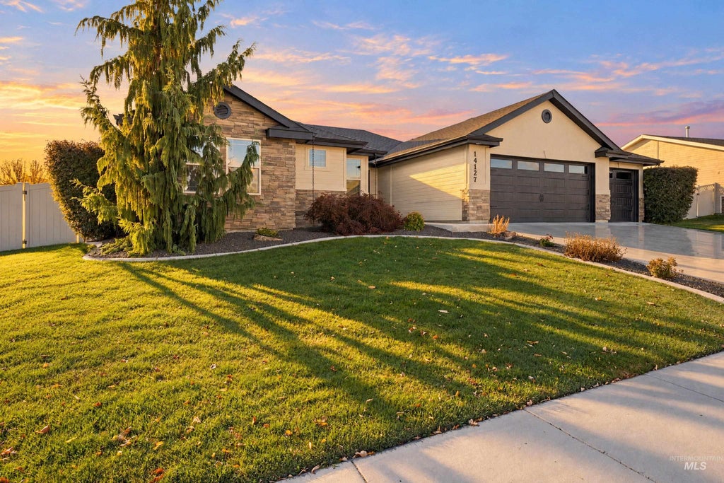 Photo of 14127 Silver Lining Dr, Caldwell, ID 83607 (MLS # 99005066)