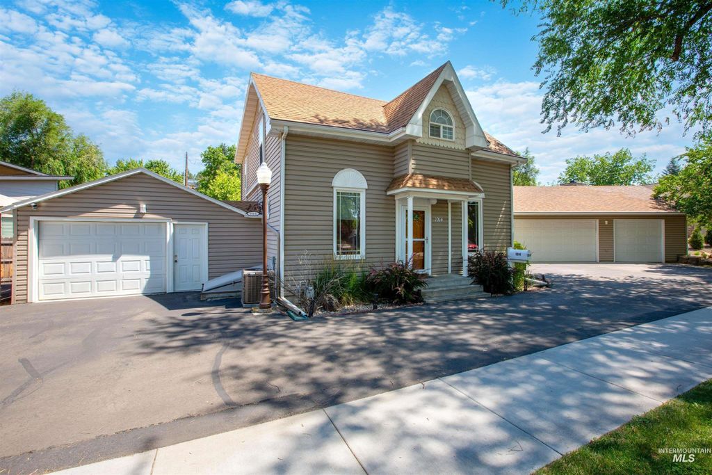 Photo of 1014 E Franklin St, Boise, ID 83712 (MLS # 98978654)