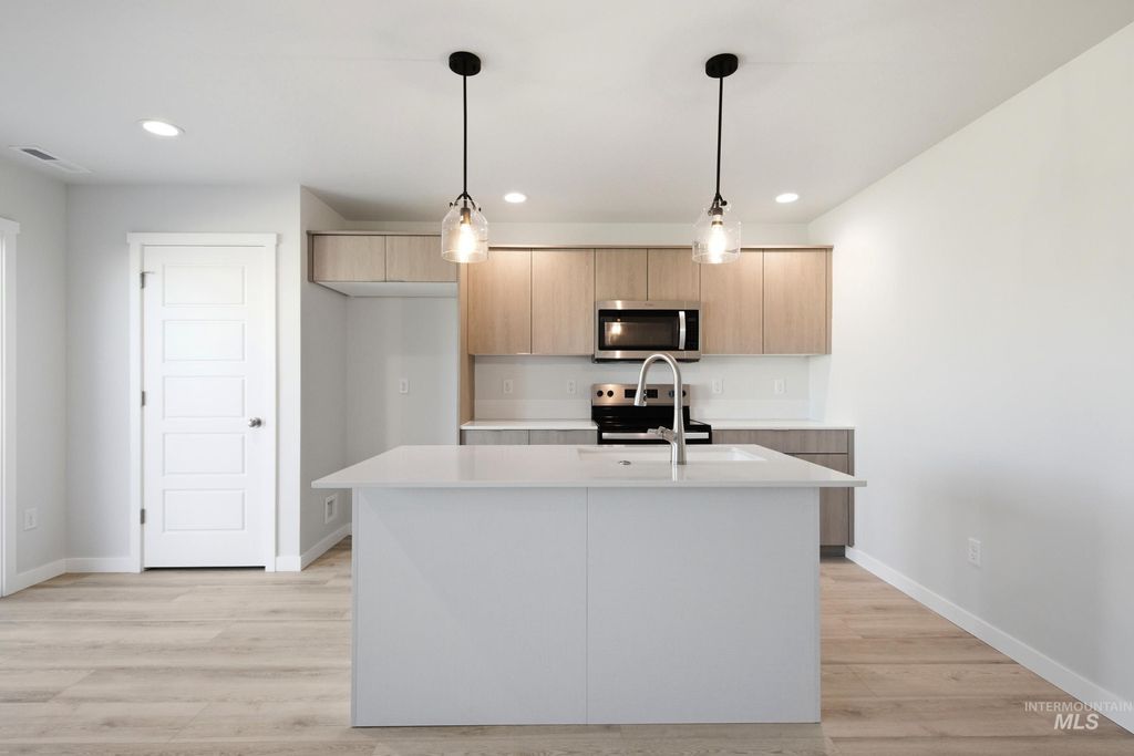 Photo of 10800 Rutland St, Caldwell, ID 83605 (MLS # 98983705)