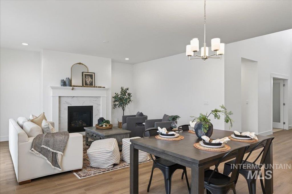 Photo of 14898 Brown Pelican St, Caldwell, ID 83607 (MLS # 98978968)