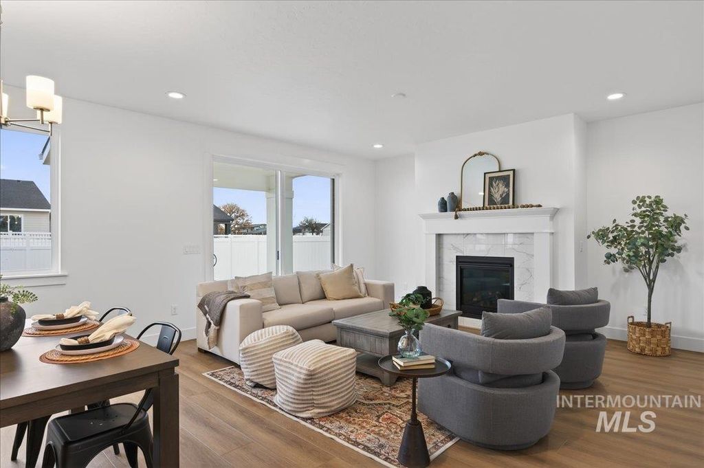 Photo of 14898 Brown Pelican St, Caldwell, ID 83607 (MLS # 98978968)