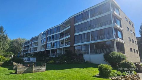 Photo of 3100 Crescent Rim Dr #308, Boise, ID 83706 (MLS # 98961393)