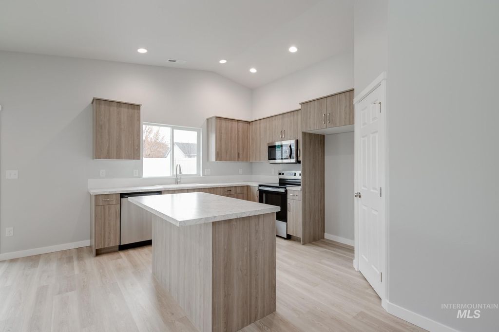 Photo of 3453 E Crimson King Dr, Nampa, ID 83686 (MLS # 98968439)