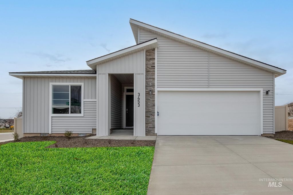 Photo of 3453 E Crimson King Dr, Nampa, ID 83686 (MLS # 98968439)