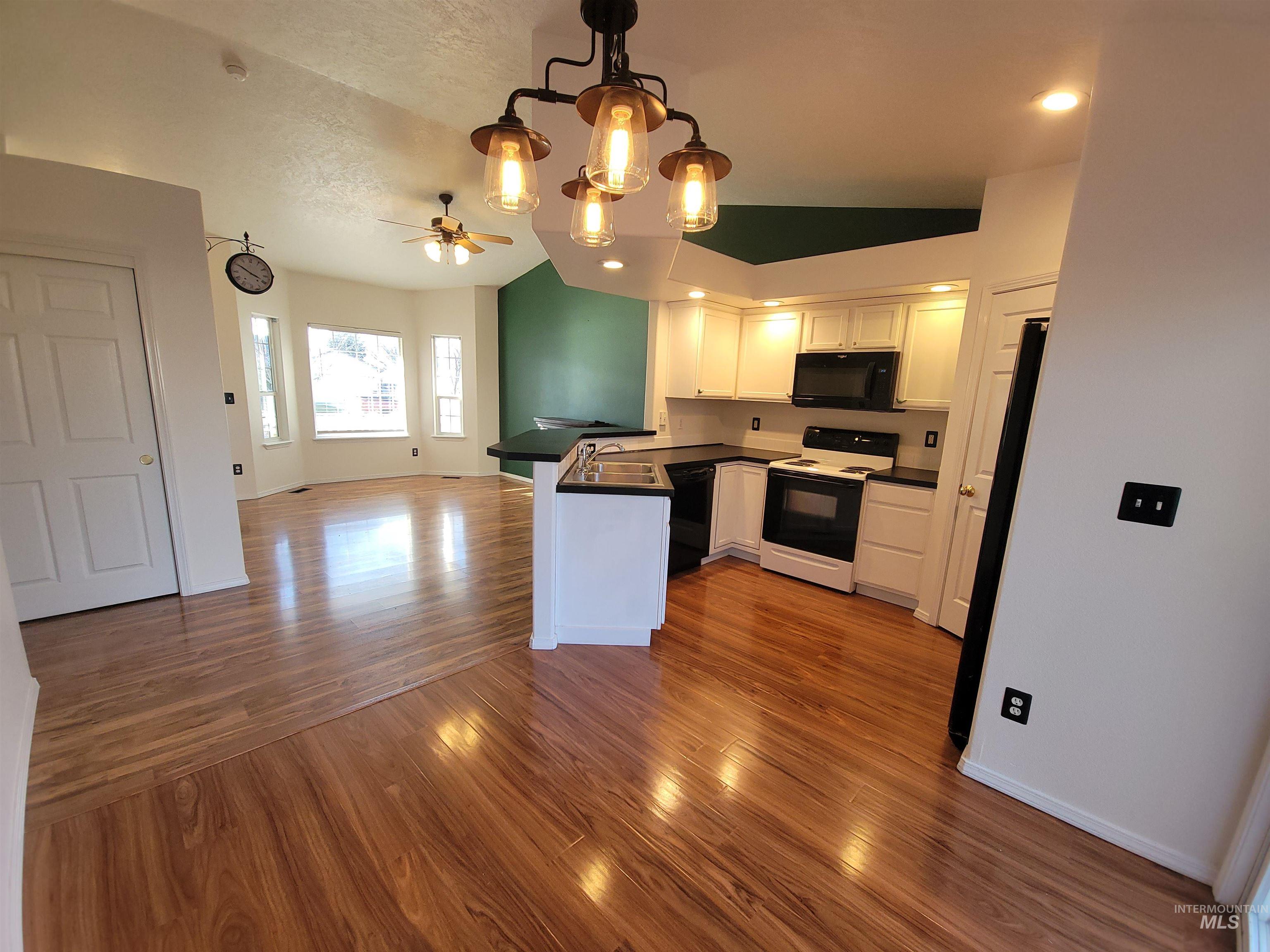 2440 S Royal Meadows Dr.