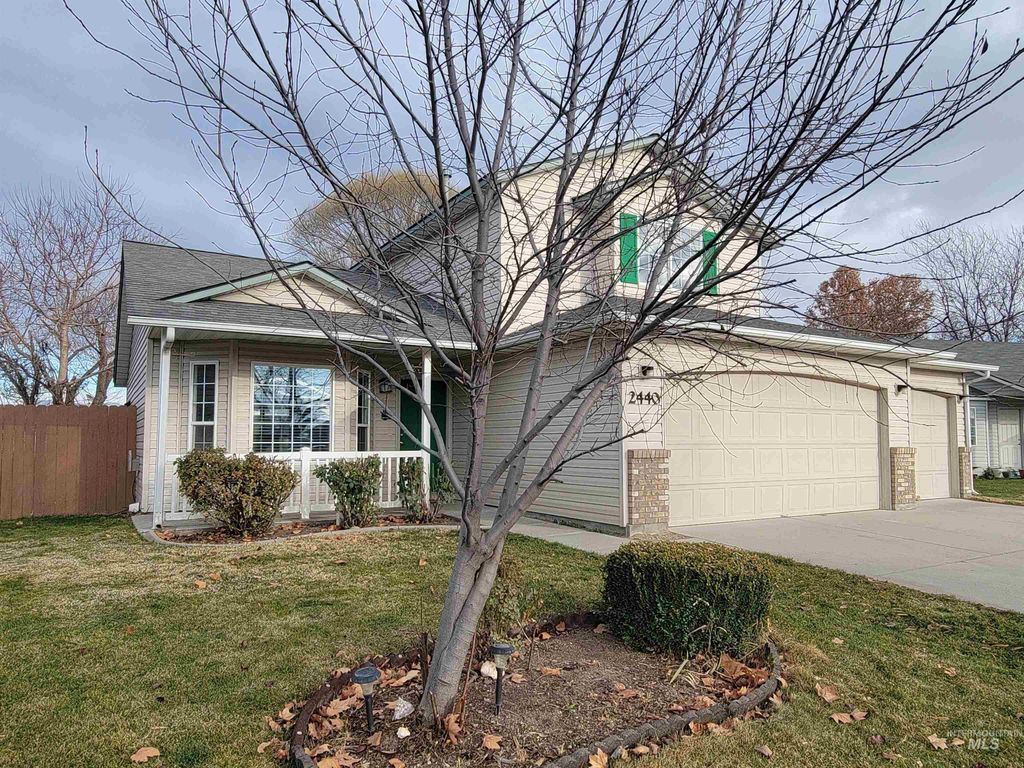 Photo of 2440 S Royal Meadows Dr, Nampa, ID 83686 (MLS # 98969103)