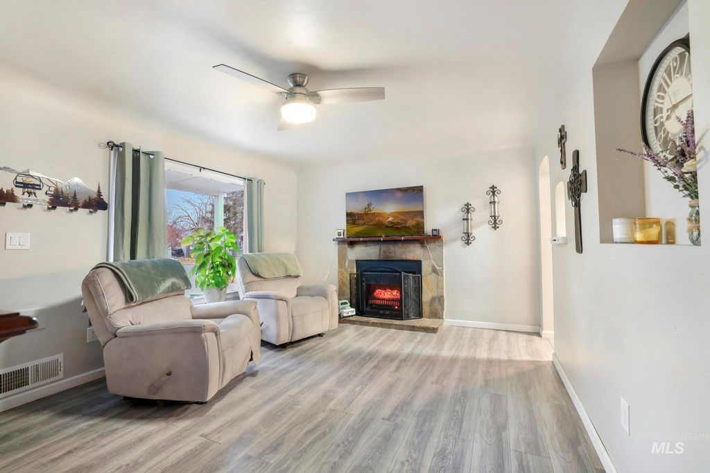 Photo of 1221 Nevada, Gooding, ID 83330 (MLS # 98977583)