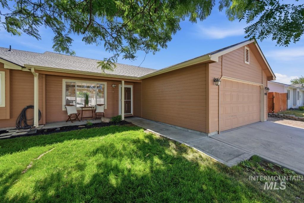 Photo of 1442 N Misty Springs Ave, Kuna, ID 83634 (MLS # 98990727)