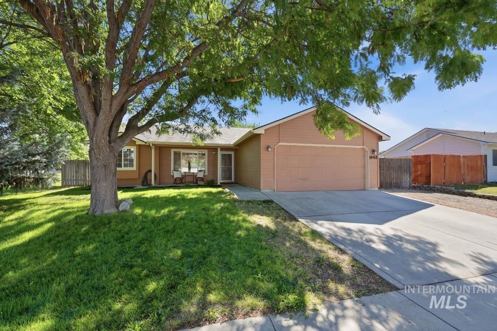 Photo of 1442 N Misty Springs Ave, Kuna, ID 83634 (MLS # 98990727)