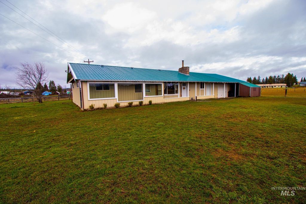 Photo of 272 Cemetery Rd, Weippe, ID 83553 (MLS # 98978511)