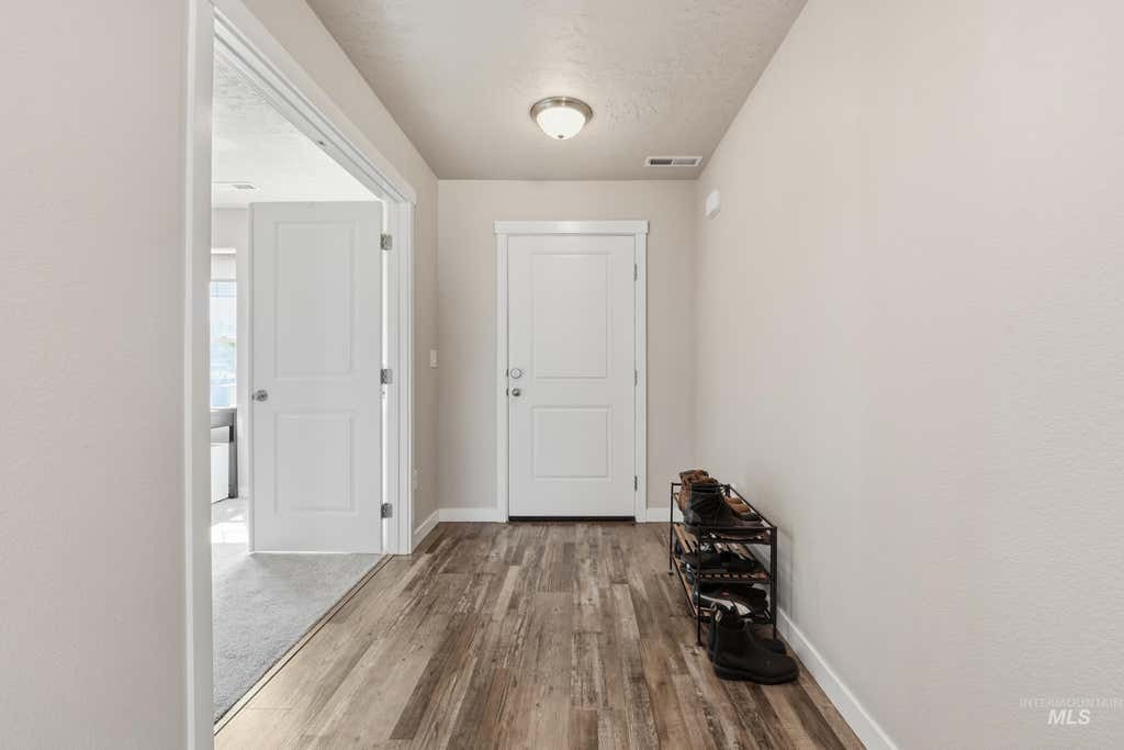 Photo of 4026 E Hawk Ridge Dr, Nampa, ID 83686 (MLS # 98998897)