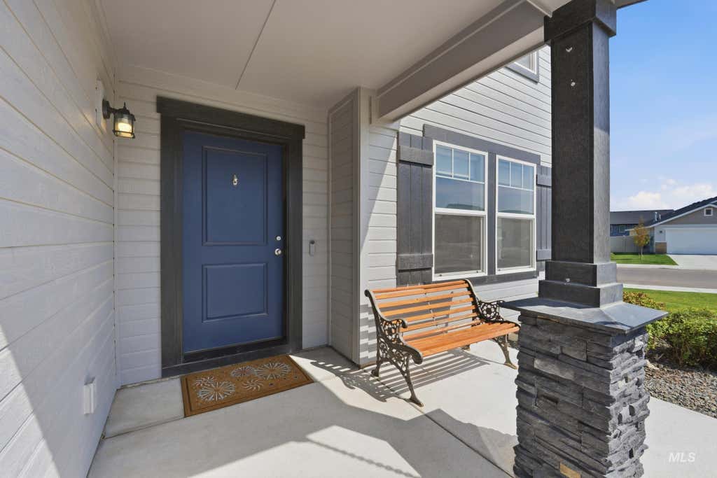 Photo of 4026 E Hawk Ridge Dr, Nampa, ID 83686 (MLS # 98998897)