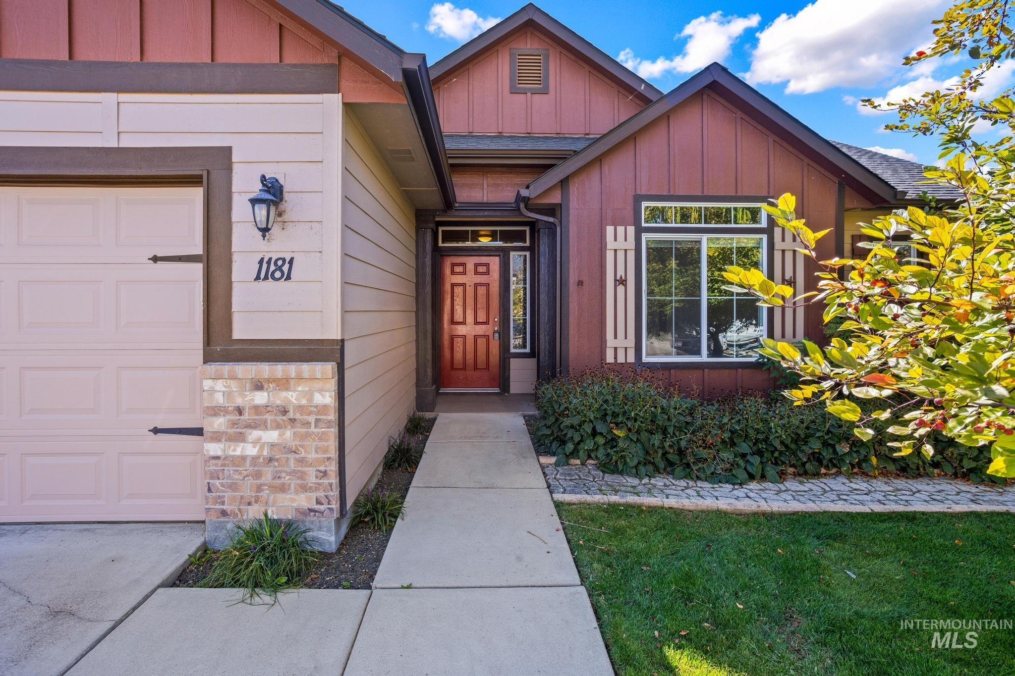1181 W Darrah Dr