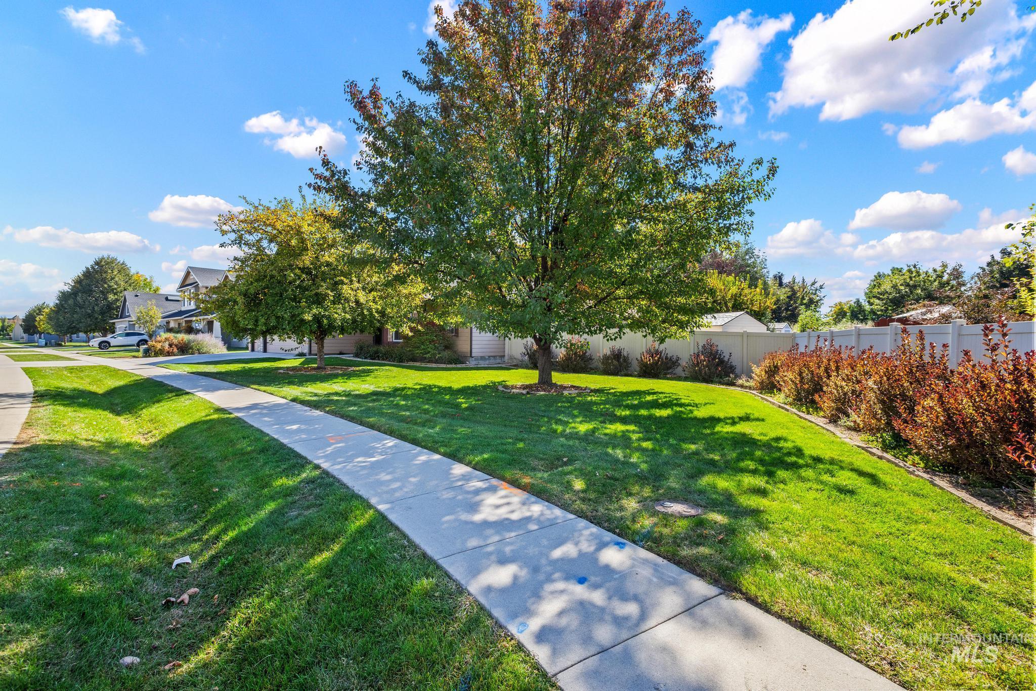 1181 W Darrah Dr