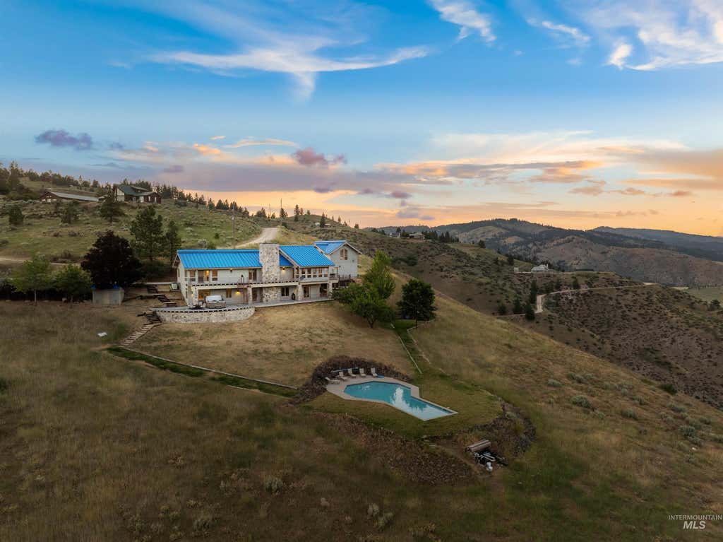 Photo of 41 Whitehawk Way, Boise, ID 83716 (MLS # 98994840)