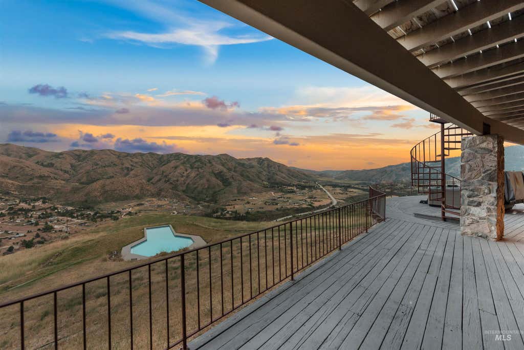 Photo of 41 Whitehawk Way, Boise, ID 83716 (MLS # 98994840)