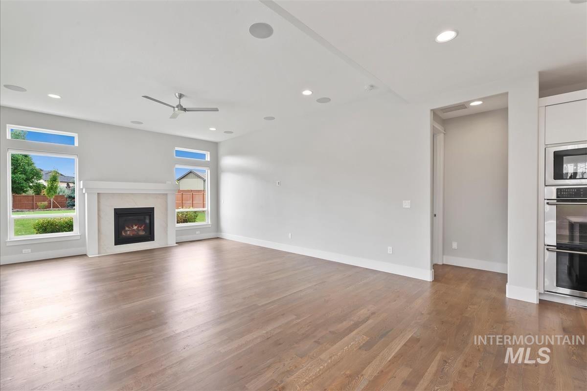 2215 E Shady Glade Dr