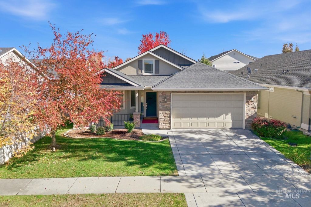 Photo of 6192 N Saguaro Hills Ave, Meridian, ID 83646 (MLS # 98965793)