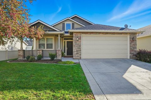 Photo of 6192 N Saguaro Hills Ave, Meridian, ID 83646 (MLS # 98965793)