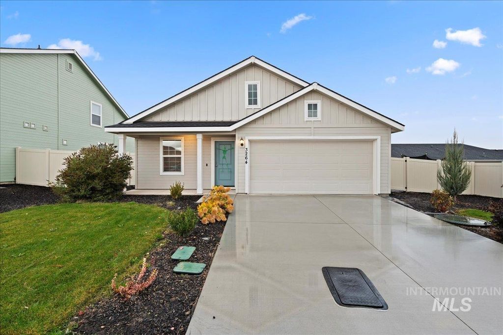 Photo of 3264 E Mossy Rock Ct, Nampa, ID 83686 (MLS # 98967903)