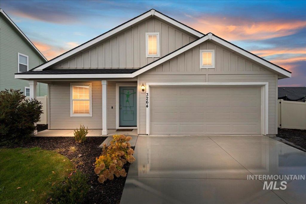 Photo of 3264 E Mossy Rock Ct, Nampa, ID 83686 (MLS # 98967903)
