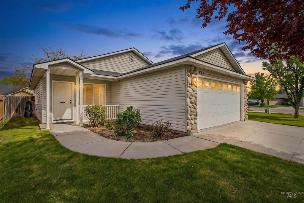 Photo of 321 Pietra Way, Caldwell, ID 83605 (MLS # 98984359)