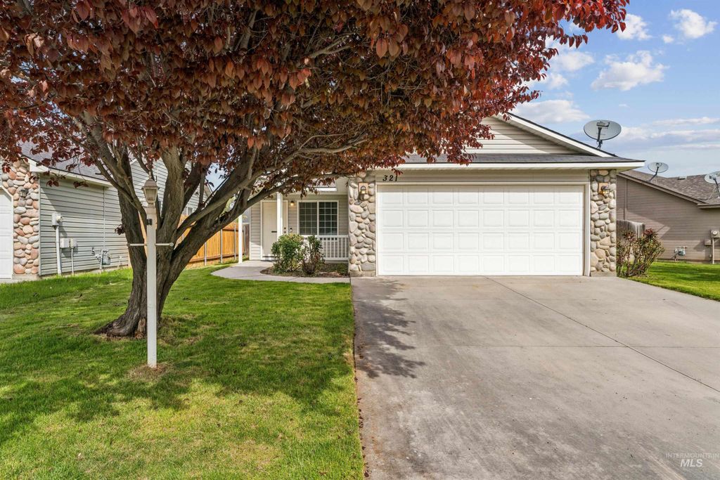 Photo of 321 Pietra Way, Caldwell, ID 83605 (MLS # 98984359)