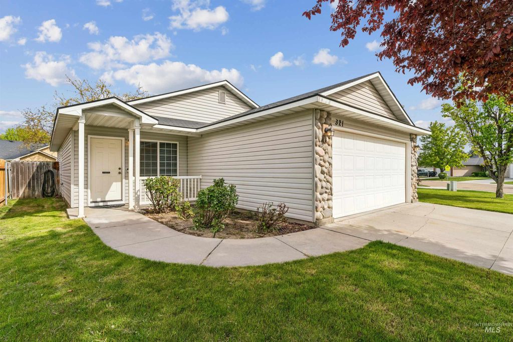 Photo of 321 Pietra Way, Caldwell, ID 83605 (MLS # 98984359)
